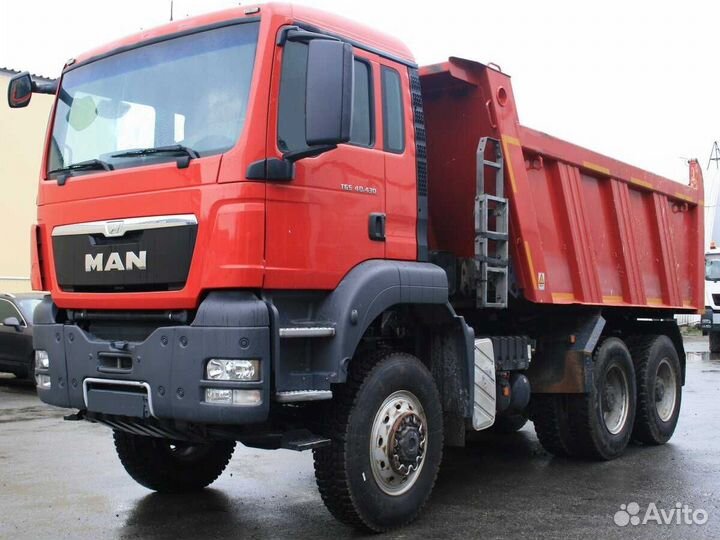 Водитель самосвала