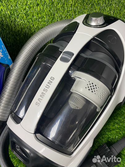Пылесос с контейнером для пыли Samsung SC8837