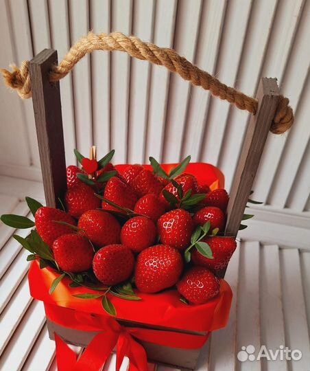 Букеты из клубники