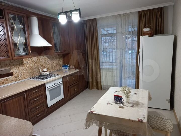 2-к. квартира, 60 м², 1/5 эт.