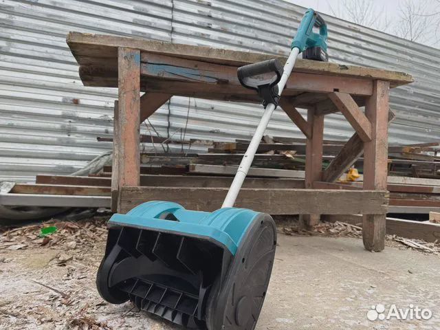 Снегоуборочная лопата аккумуляторная