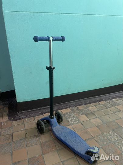 Самокат трехколесный