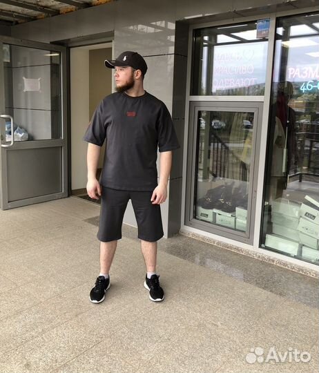 Костюм с шортами