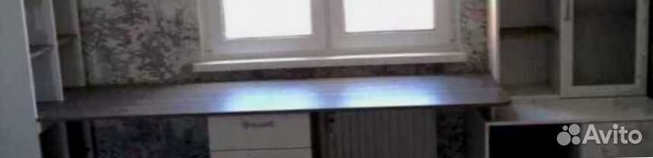 Рабочая зона в углу у окна