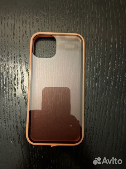 Чехол на iPhone