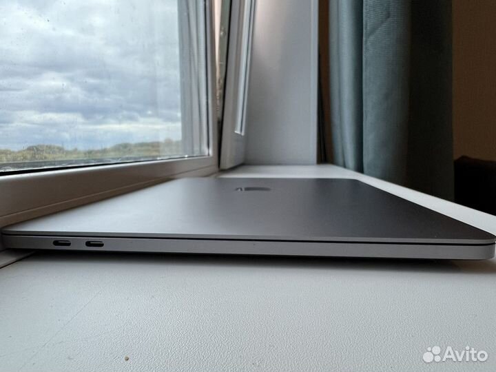 MacBook Pro 13 (2020) / M1 / Space Gray 16/1TB рст