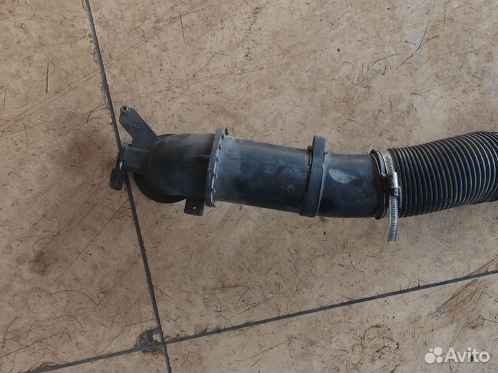 Патрубок воздушного фильтра C-MAX, Kuga 1