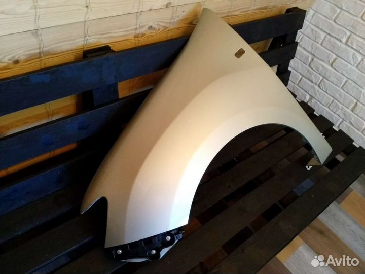 Крыло переднее левое Renault