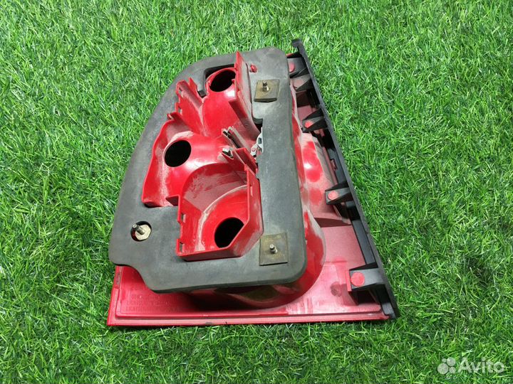 Фонарь задний правый Volkswagen Passat (B5+) 2000