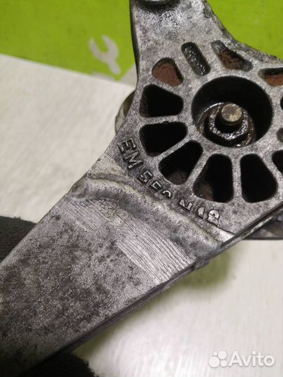 Опора кпп Ауди А4 Б7