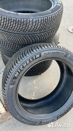 Michelin Pilot Alpin 5 285/45 R22 и 325/40 R22