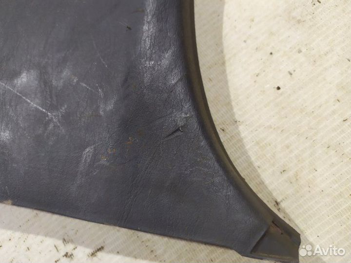 Обшивка стойки правая Toyota Carina E ST191 2.0