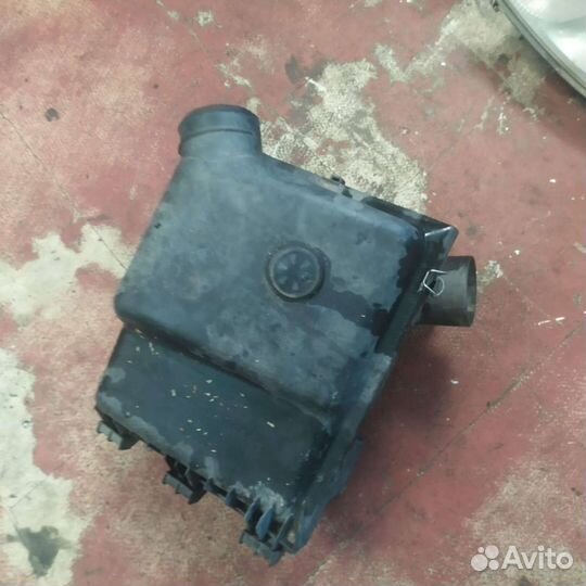 Корпус воздушного фильтра Mercedes-Benz Vito 638