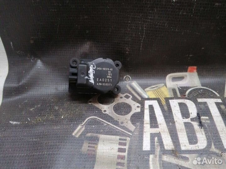 Моторчик заслонки печки Ford Mondeo 3