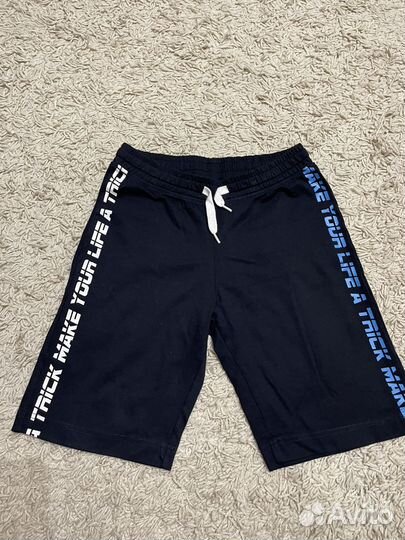Спортивные шорты