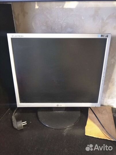 Монитор 17 дюймов LG