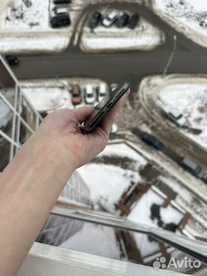 iPhone X, 64 ГБ