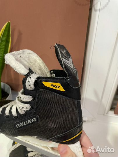 Хоккейные коньки bauer Y11R