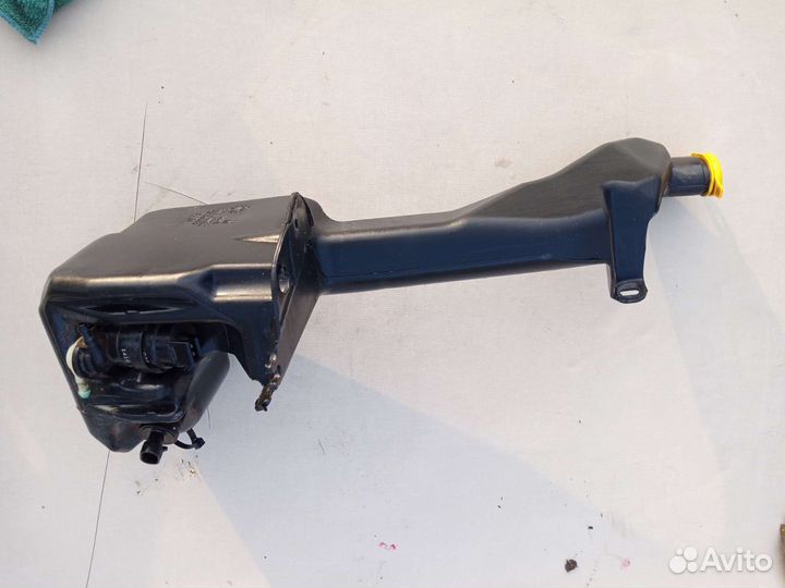 Бачок омывателя Opel Zafira B Z18XER