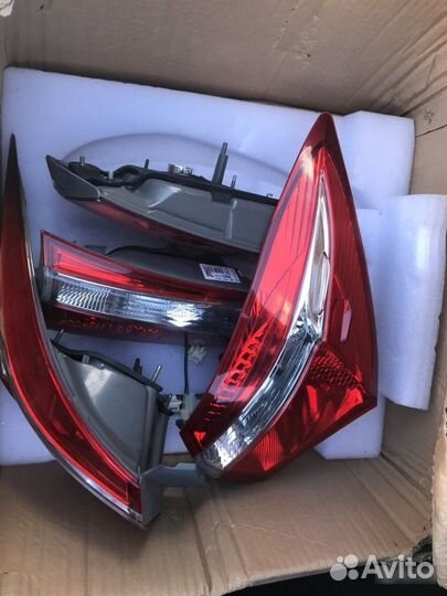 Задние фонари Corolla 180 оригинал