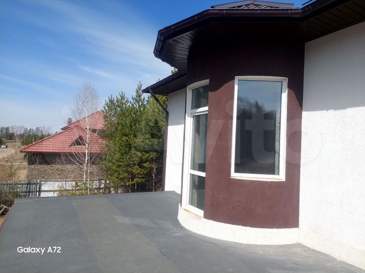 Дом 220 м² на участке 8 сот.