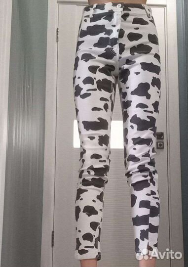 Джинсы в коровий принт