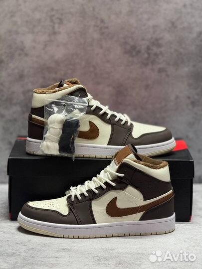 Nike Air Jordan 1 Mid SE Cream Dark Chocolate