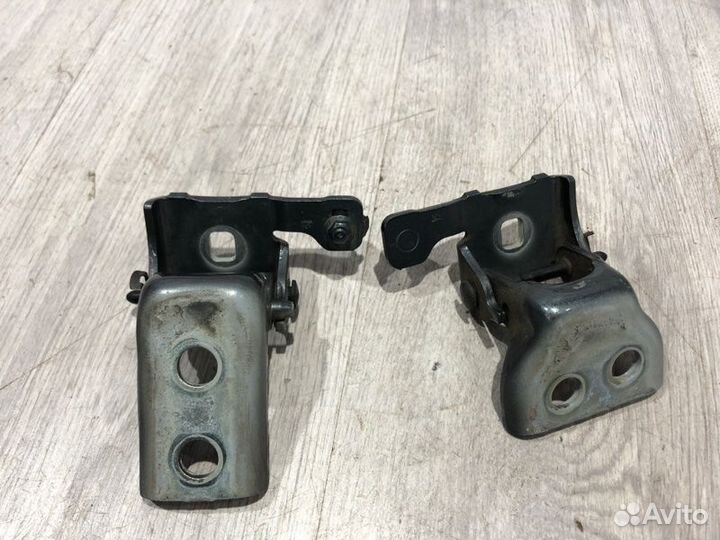 Петли двери передние правые Peugeot 308 EP6 2010