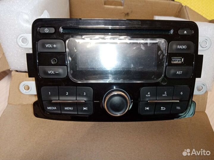 Магнитола штатная с рамкой