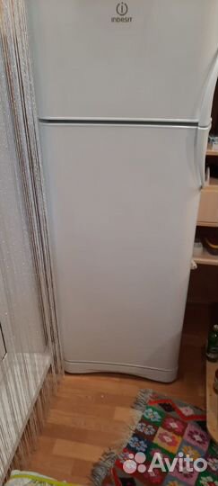 Холодильник indesit