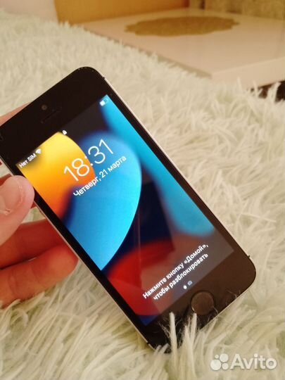iPhone SE, 32 ГБ