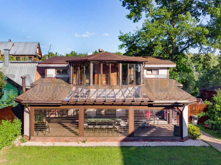 Коттедж 450 м² на участке 5 сот.