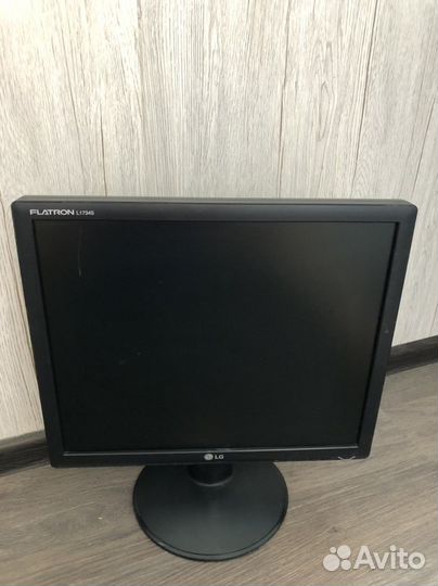 Монитор LG Flatron L1734S 17
