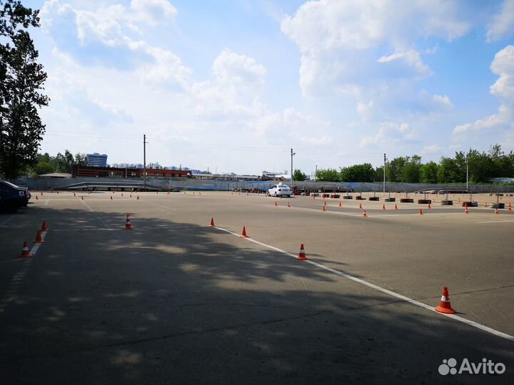 Тренер водительского мастерства