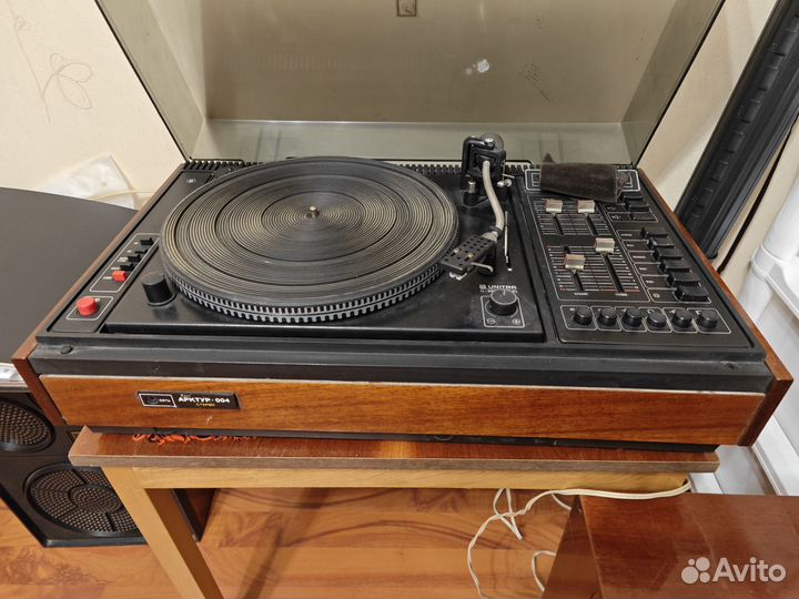 Проигрыватель винила Арктур 004 с колонками 25 ас