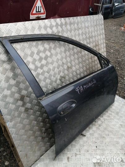 Дверь передняя правая Mazda Familia BH 1994-1998