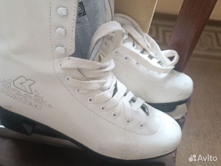 Коньки женские 38 размер
