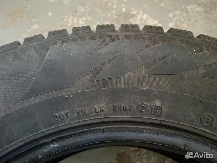 Pirelli Formula Ice 215/65 R16