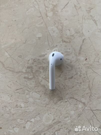 Правый (R) наушник Apple Airpods 2 (неиспр.)