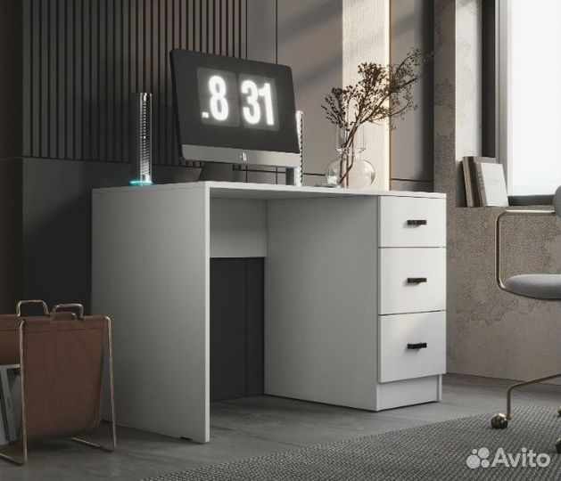 Письменный стол