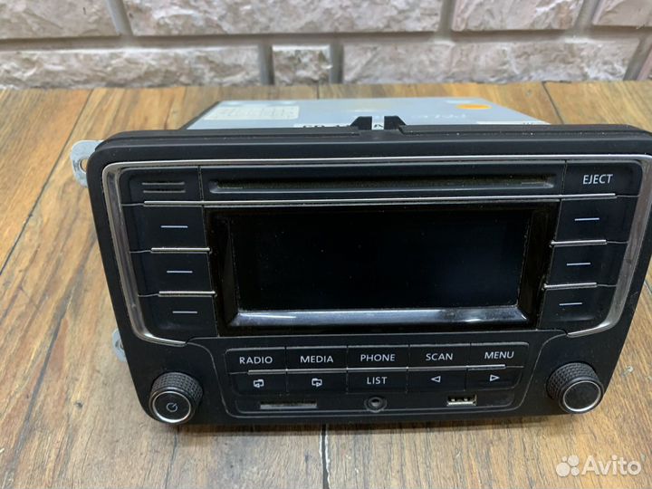 Volkswagen Polo Sedan Магнитола