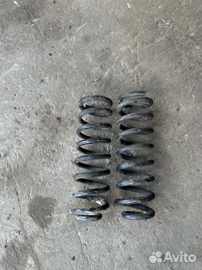 Cadillac srx задние пружины