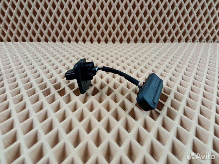 Кнопка открывания багажника Opel Insignia