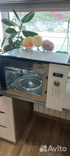 Встраиваемая микроволновая печь Bosch BFL554MW0