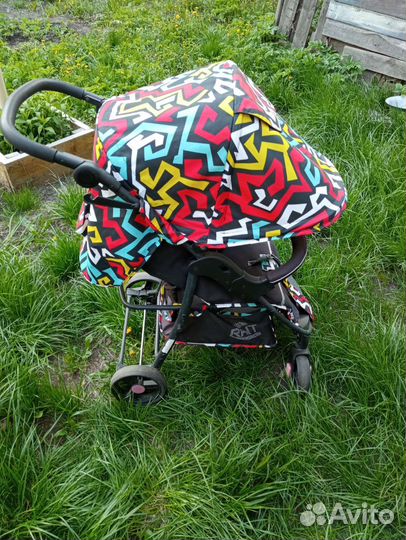 Прогулочная коляска