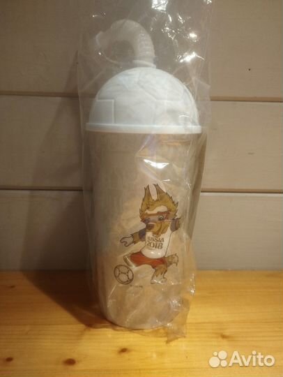 Стакан с крышкой и трубочкой FIFA 2018