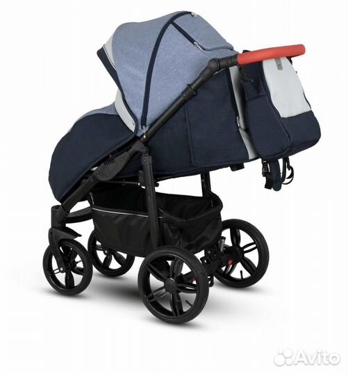 Прогулочная коляска с большим спальным местом