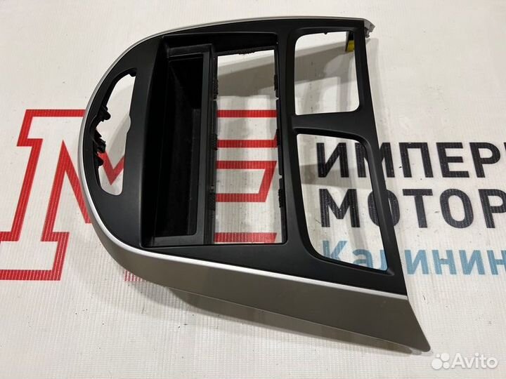 Рамка магнитолы Hyundai Solaris седан G4FC 2012