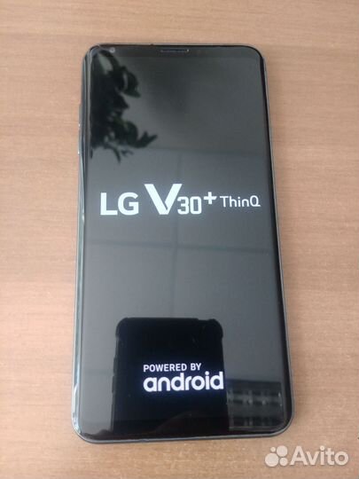 Телефон LG V30+