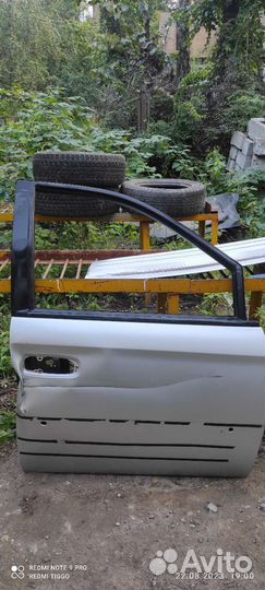 Дверь правая Chrysler town country 2005 г